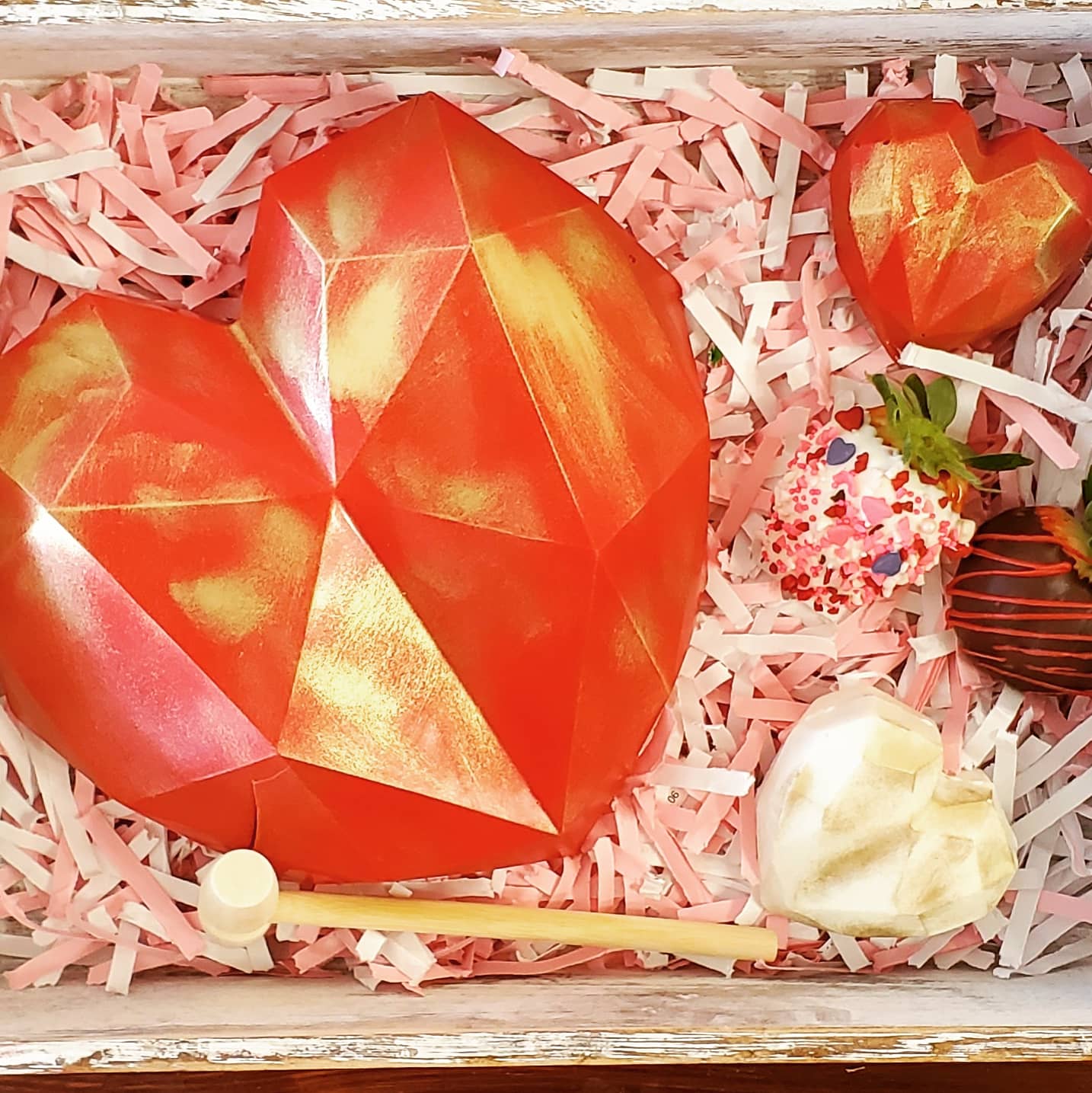 Breakable chocolate hearts